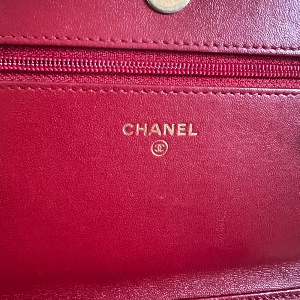 Chanel Velvet WOC crossbody Flap Bag - Picture 7 of 9